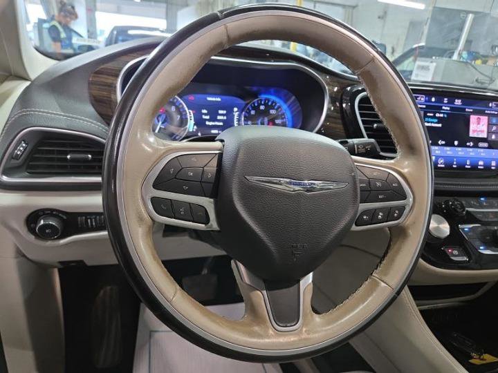 Used 2021 Chrysler Pacifica Limited w/ Premium & Safety Sphere Group AWD/4WD image 9