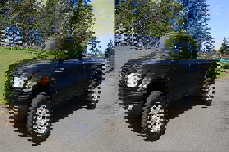 Used 2004 Toyota Tacoma PreRunner image 1