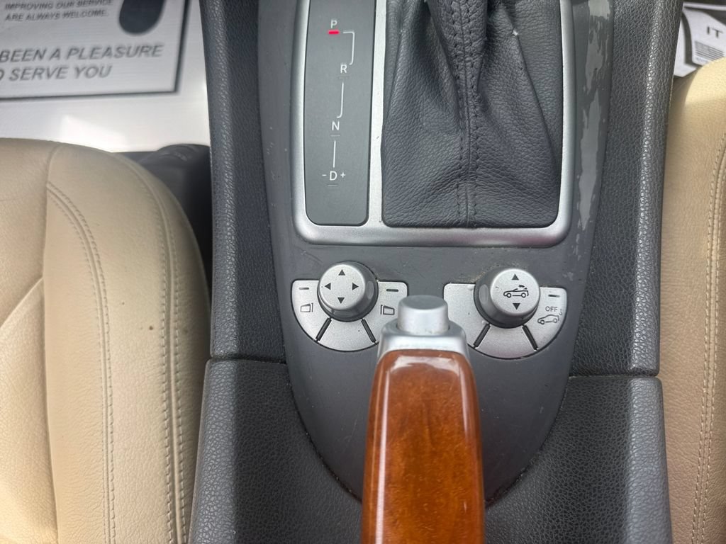 Used 2010 Mercedes-Benz SLK 300 image 18