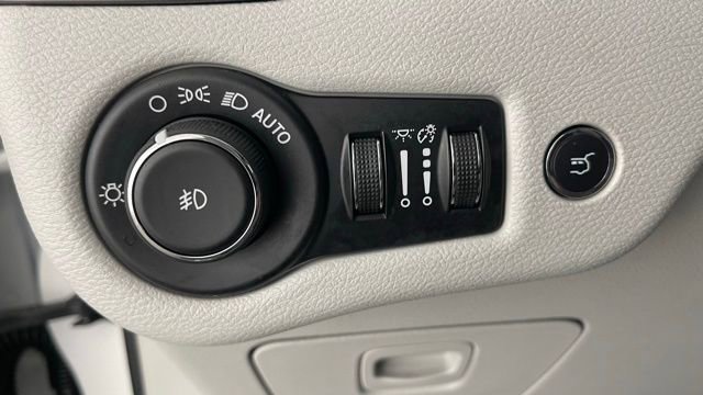 Used 2020 Jeep Cherokee Limited w/ Technology Group image 36