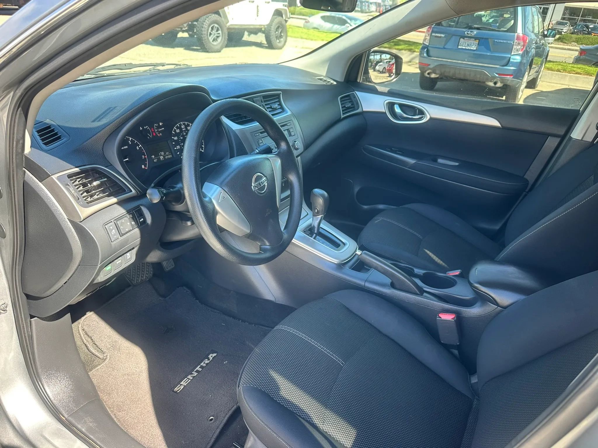 Used 2014 Nissan Sentra S image 9