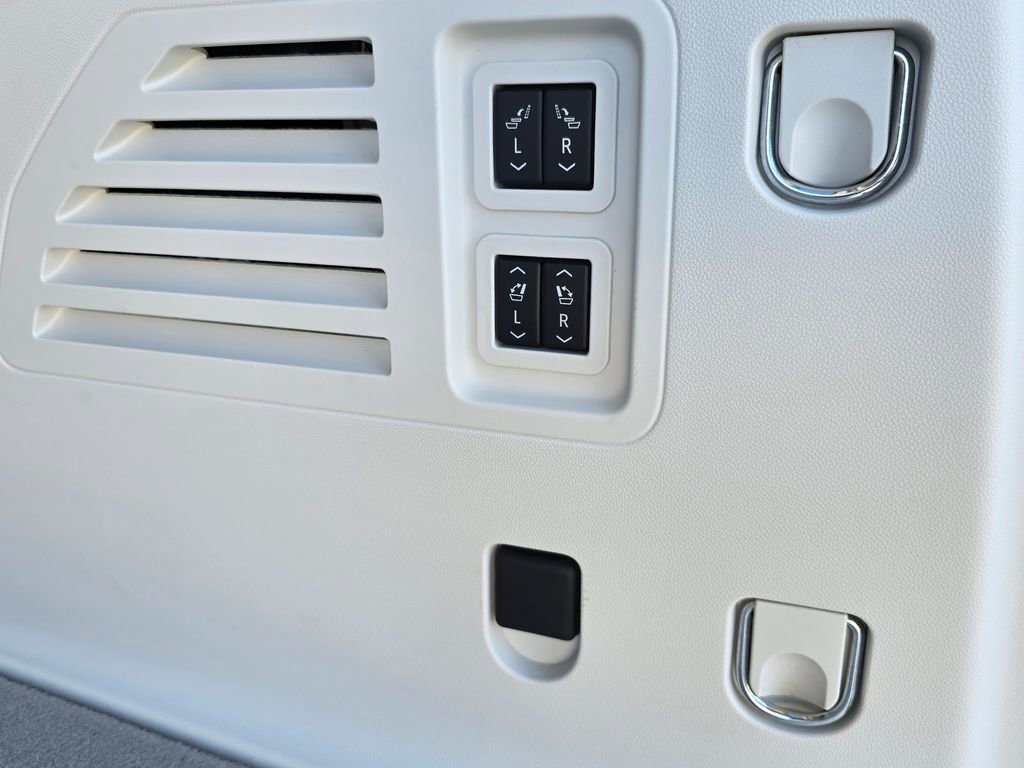 Used 2025 GMC Acadia Denali w/ Super Cruise Package image 35