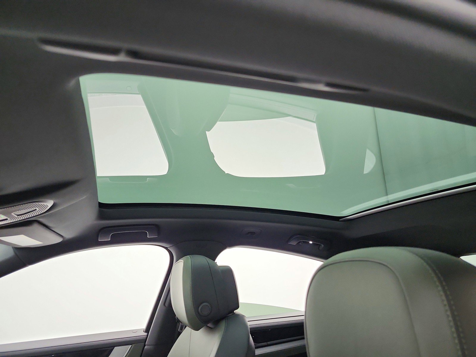 Used 2024 Porsche Cayenne Coupe image 15