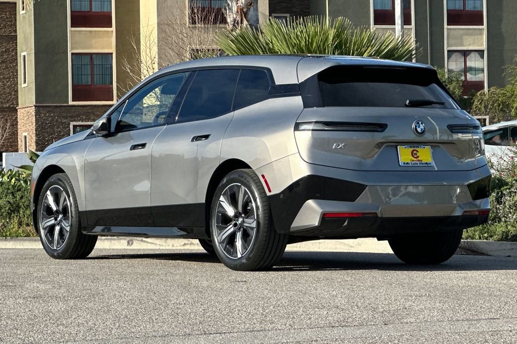 Used 2024 BMW iX xDrive50 w/ Premium Package image 5