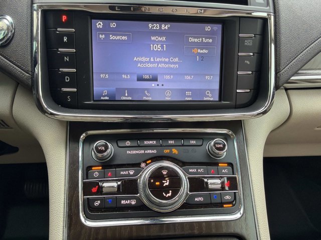 Used 2020 Lincoln Continental w/ Premium Package FWD image 32