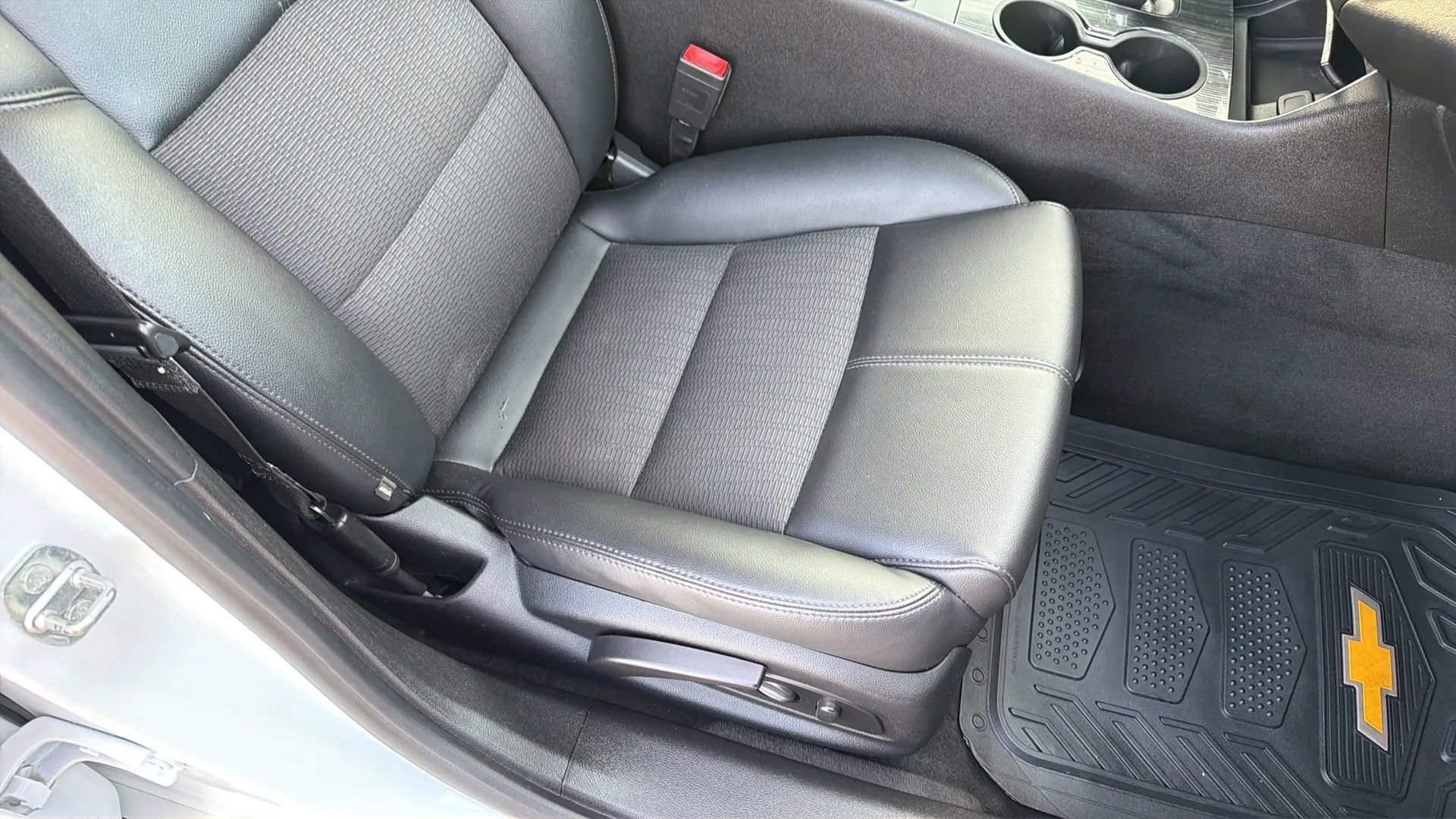 Used 2020 Chevrolet Impala LT FWD image 75