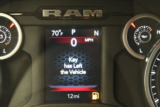New 2027 RAM 1500 Express AWD/4WD image 4
