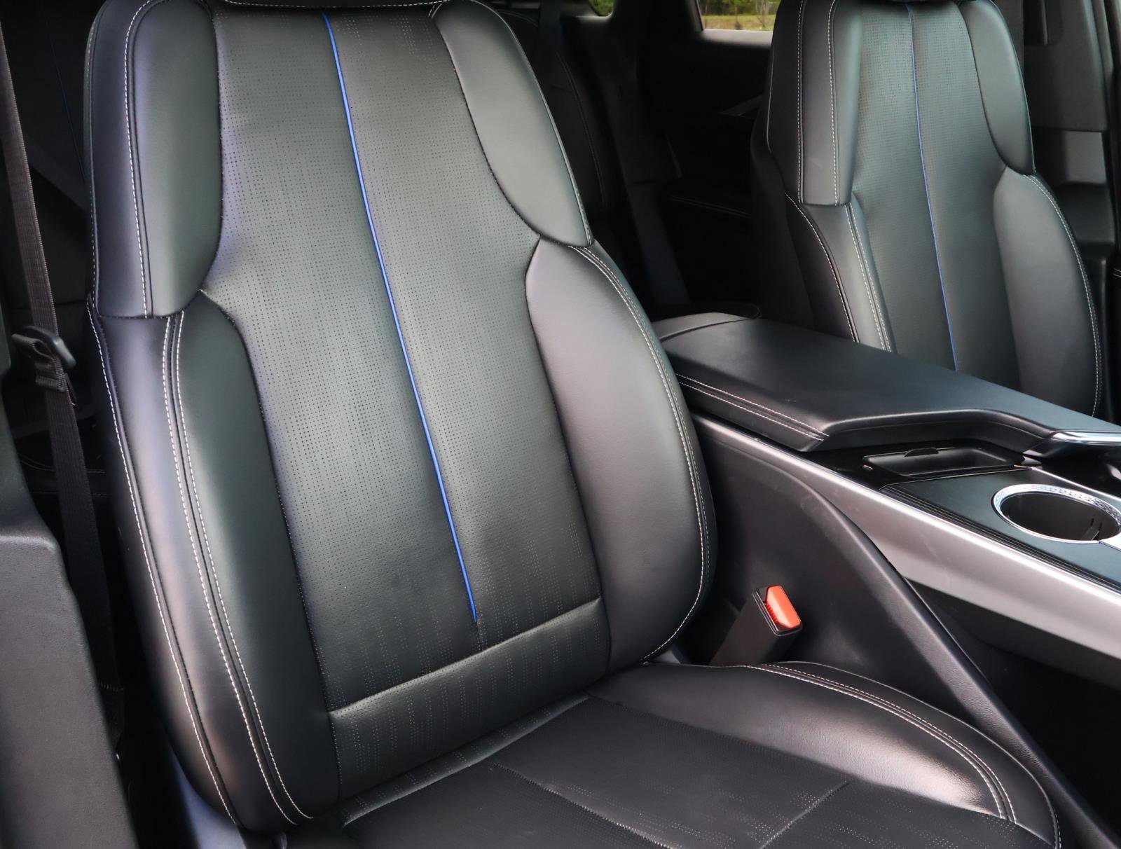 Used 2024 Cadillac Lyriq Luxury w/ LPO, Floor Liner Package image 21