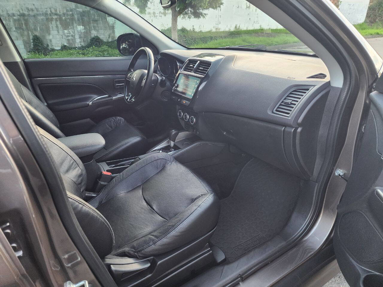 Used 2018 Mitsubishi Outlander Sport SEL image 20