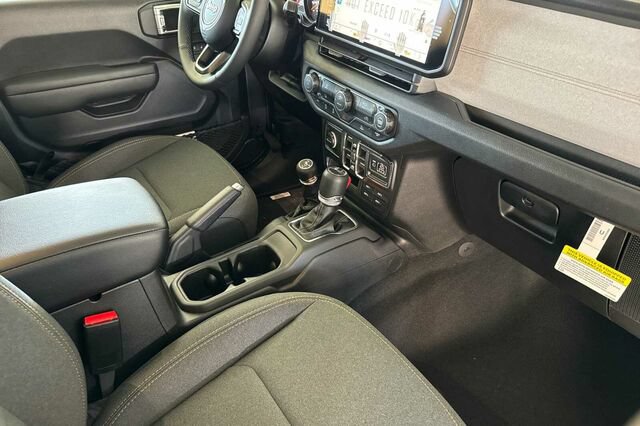 New 2026 Jeep Gladiator Sport AWD/4WD image 12
