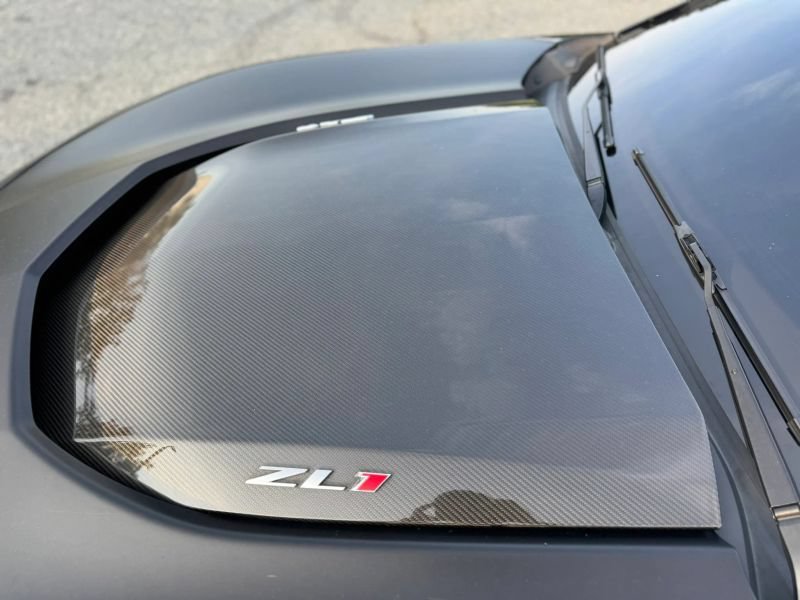 Used 2021 Chevrolet Camaro ZL1 RWD image 12