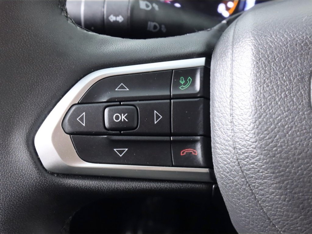 Used 2025 Jeep Compass Latitude w/ Altitude Special Edition AWD/4WD image 12