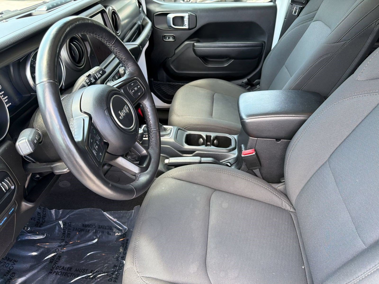 Used 2023 Jeep Wrangler Unlimited w/ Cold Weather Group AWD/4WD image 5