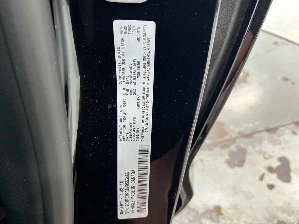 New 2027 Chrysler Pacifica Limited w/ Family Tech Group AWD/4WD image 30