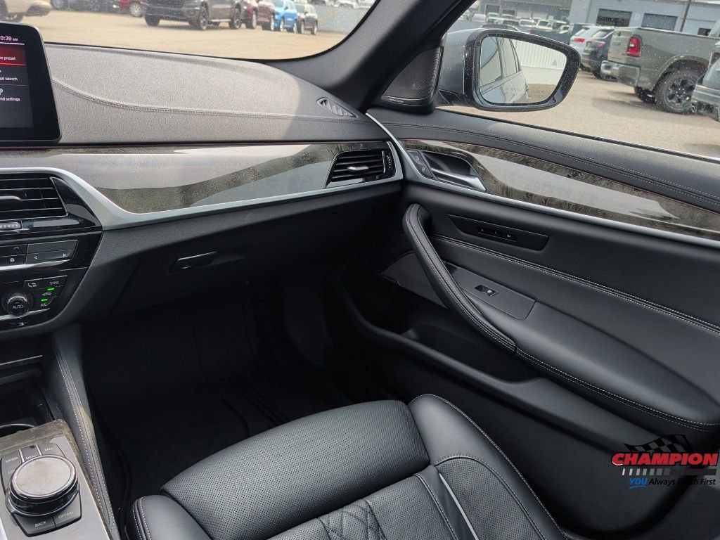 Used 2023 BMW M550i xDrive w/ Executive Package AWD/4WD image 26