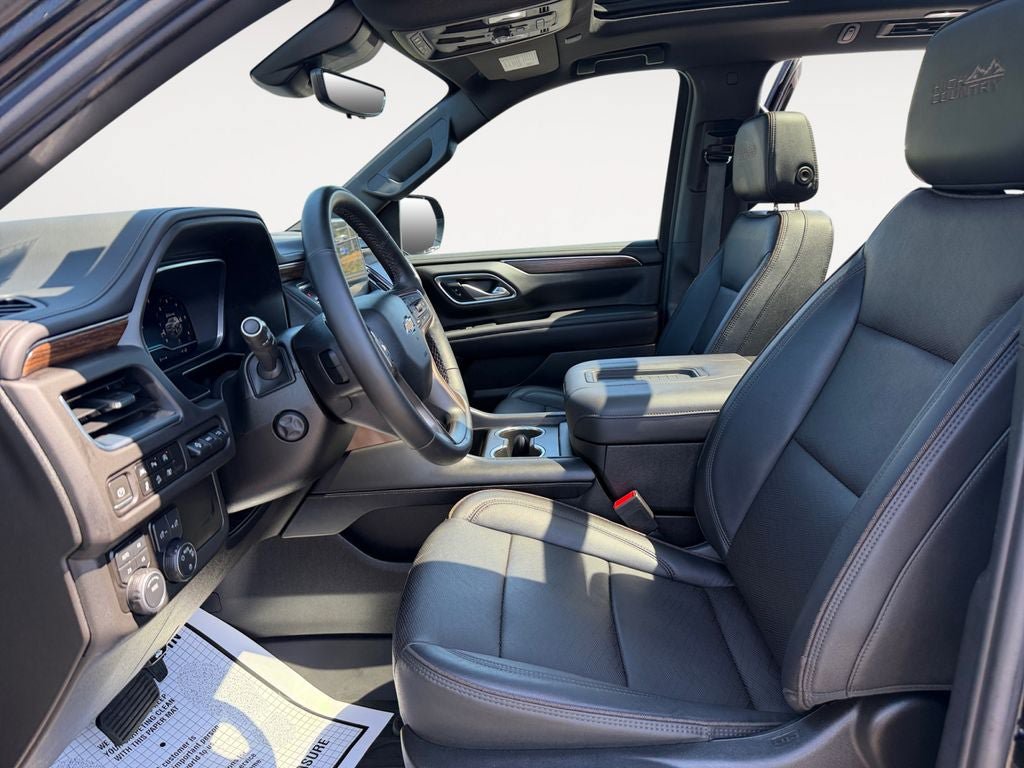 Used 2023 Chevrolet Tahoe High Country w/ Premium Package 2 AWD/4WD image 6