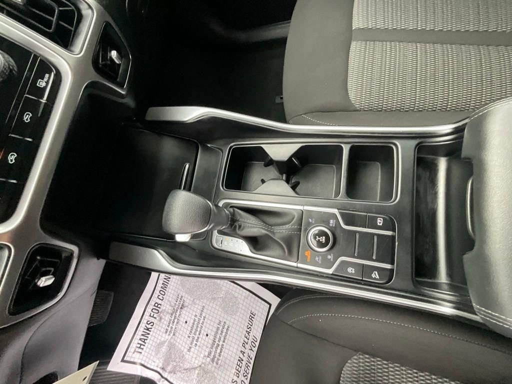 Used 2023 Kia Sorento LX image 18