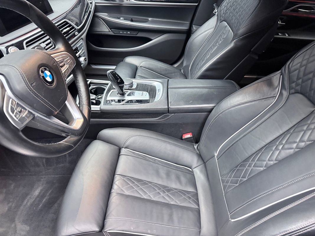 Used 2019 BMW 750i xDrive w/ M Sport Package image 10