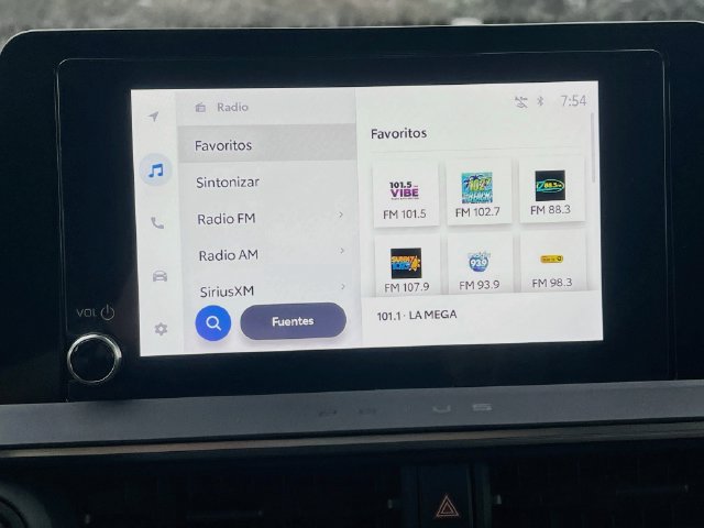 Used 2025 Toyota Prius XLE FWD image 21