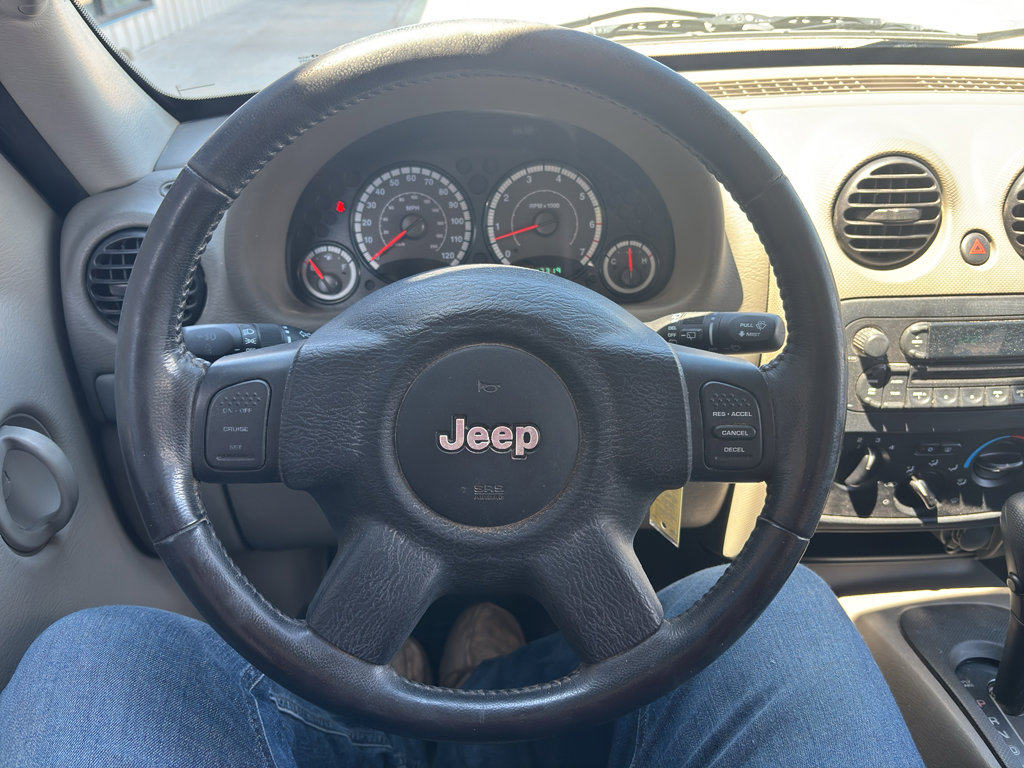 Used 2007 Jeep Liberty Sport AWD/4WD image 14