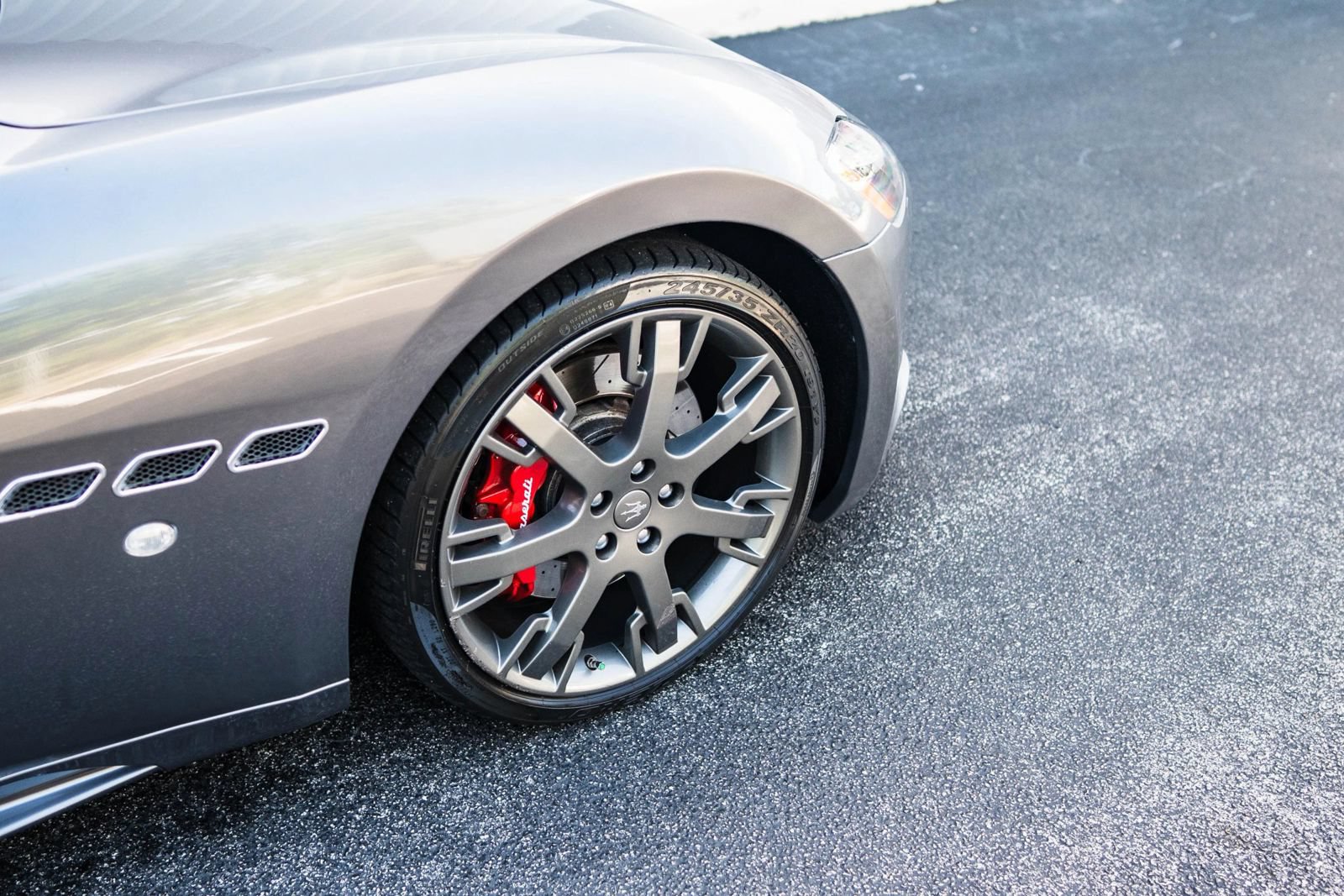Used 2015 Maserati GranTurismo MC RWD image 11