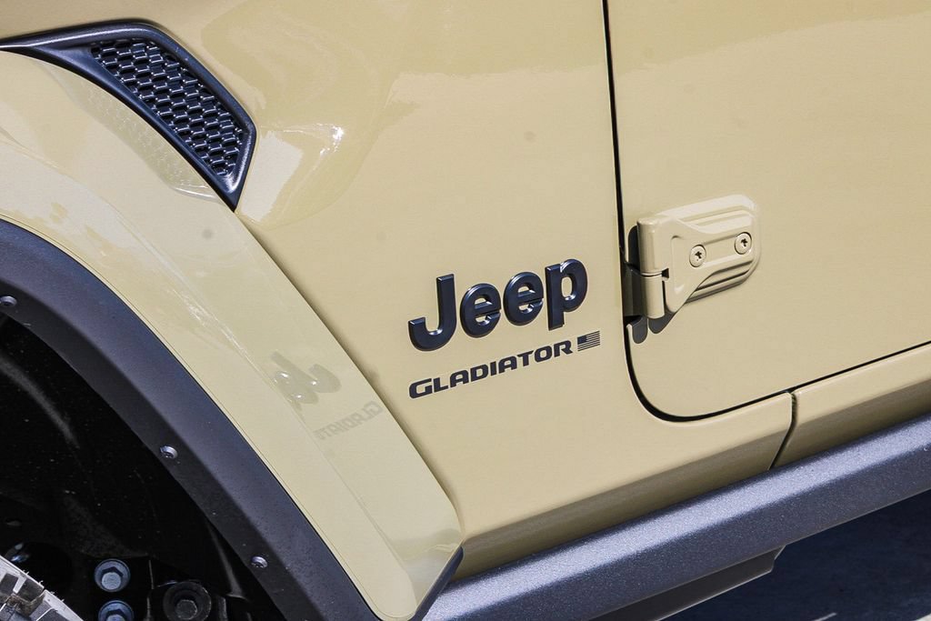 New 2026 Jeep Gladiator Sport AWD/4WD image 6