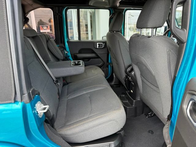 Used 2024 Jeep Wrangler Unlimited Sahara AWD/4WD image 19