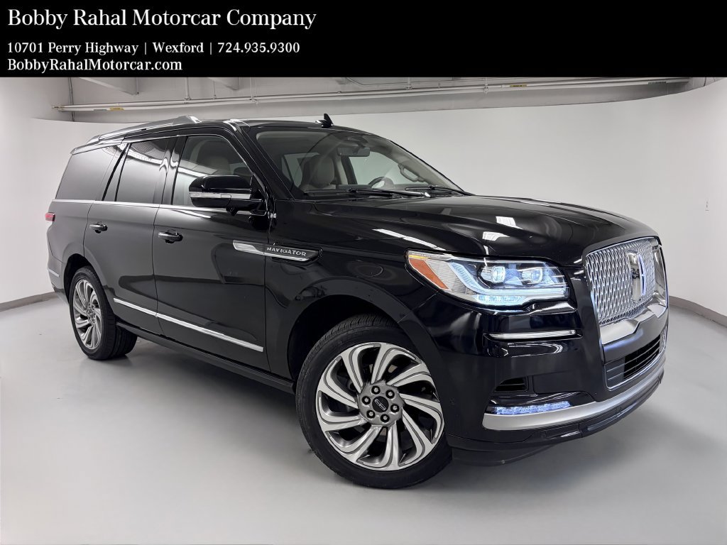 Used 2023 Lincoln Navigator Reserve AWD/4WD image 1