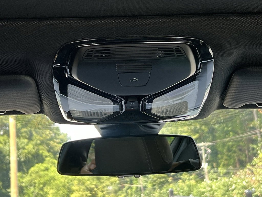 Used 2025 BMW 330i Sedan w/ M Sport Package image 41