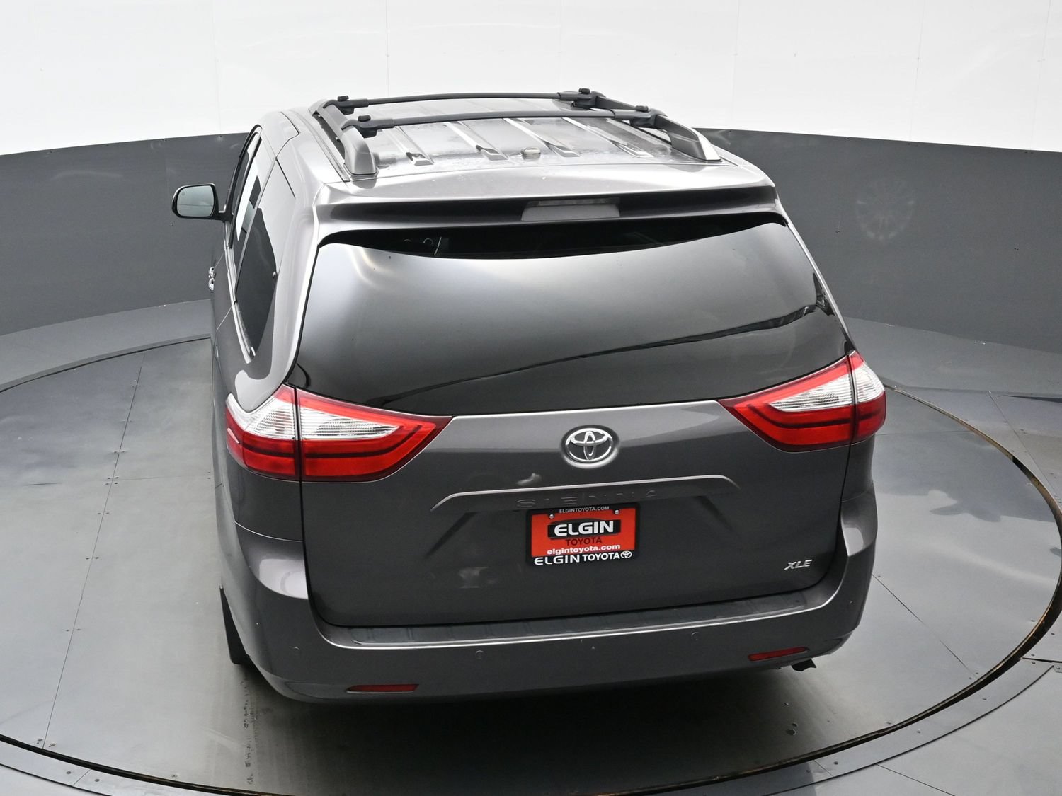 Used 2017 Toyota Sienna XLE w/ XLE Navigation Package FWD image 42