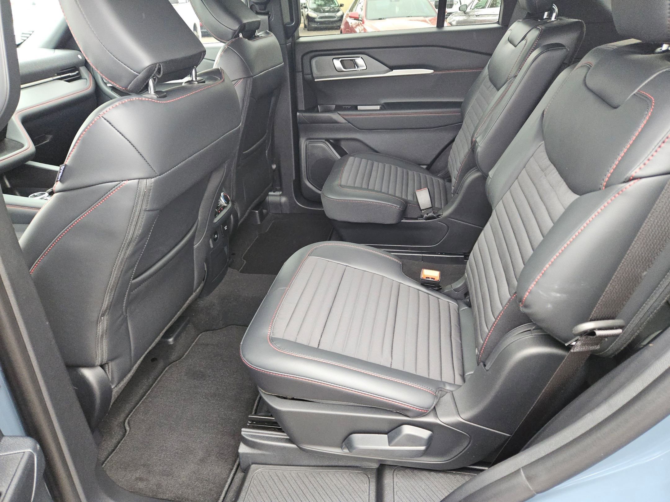 New 2026 Ford Explorer ST-Line w/ ST-Line Street Pack image 14