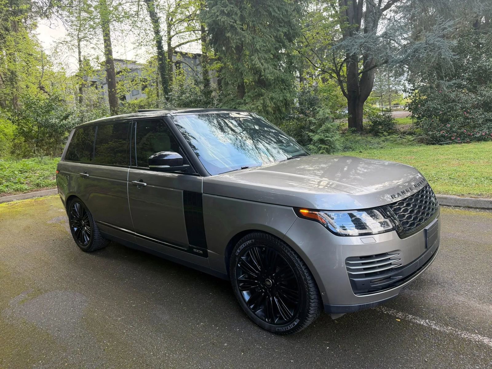Used 2018 Land Rover Range Rover Long Wheelbase Supercharged AWD/4WD image 2