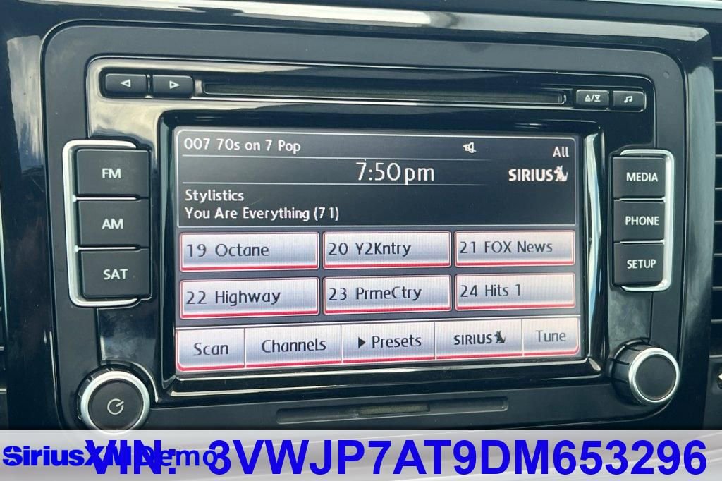 Used 2013 Volkswagen Beetle 2.5 image 21