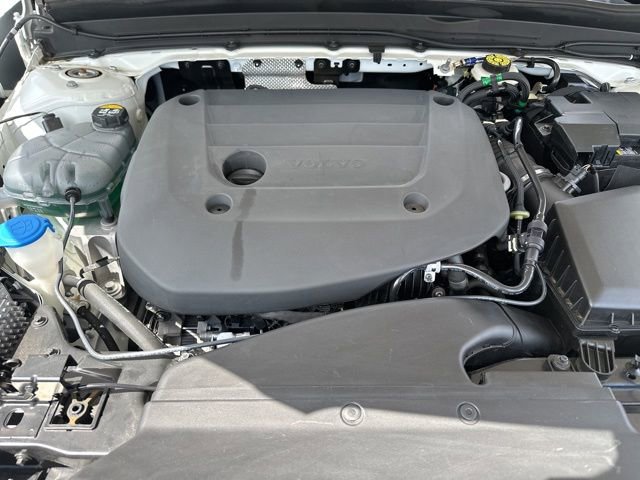 Certified 2023 Volvo XC40 B5 Ultimate w/ Protection Package Premier AWD/4WD image 27