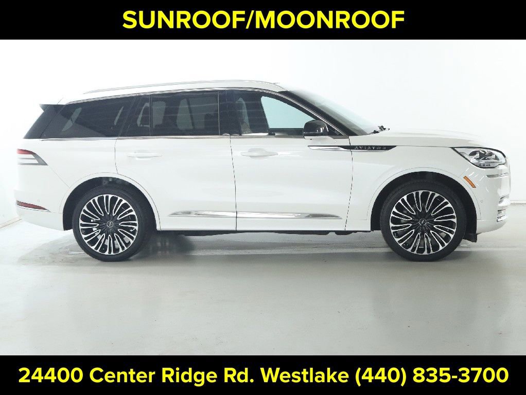Certified 2023 Lincoln Aviator Black Label w/ Class IV Trailer Tow Package AWD/4WD image 11