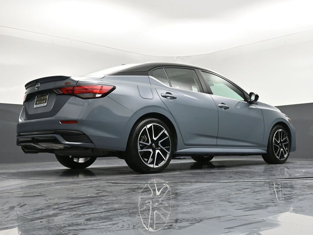 Used 2024 Nissan Sentra SR w/ SR Premium Package image 30