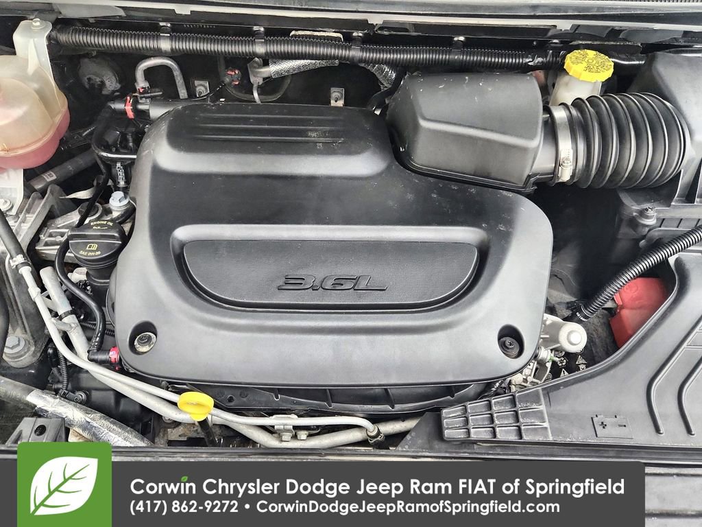 Used 2023 Chrysler Pacifica Touring-L image 33