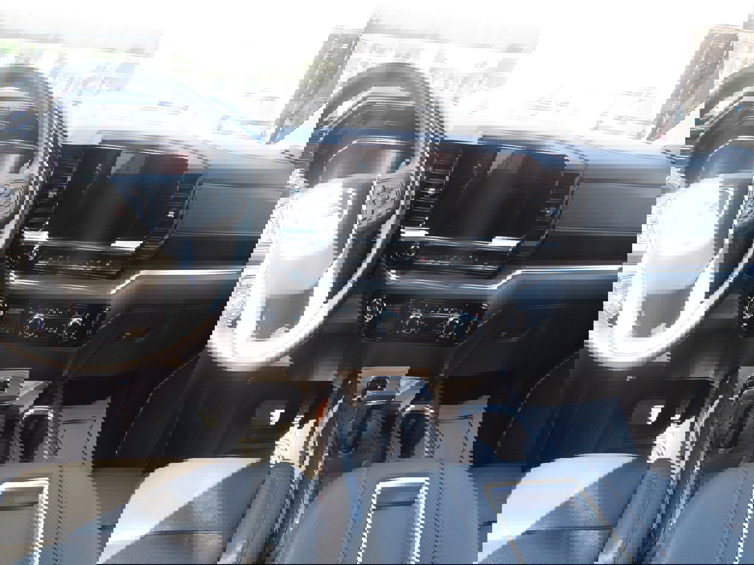 Used 2022 GMC Sierra 1500 SLT w/ SLT Premium Plus Package image 8