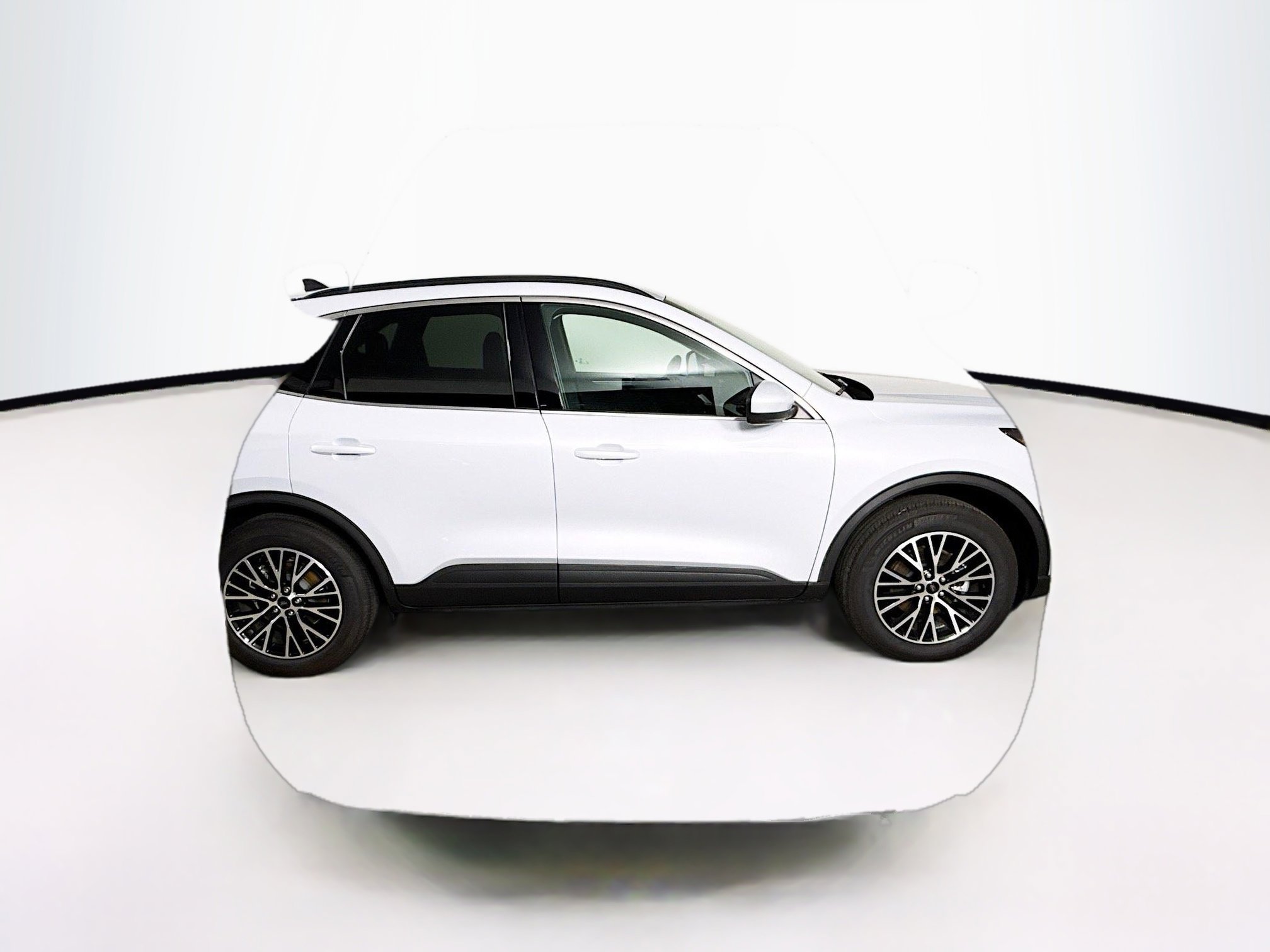 Used 2025 Ford Escape SE w/ Class II Trailer Tow Package image 14