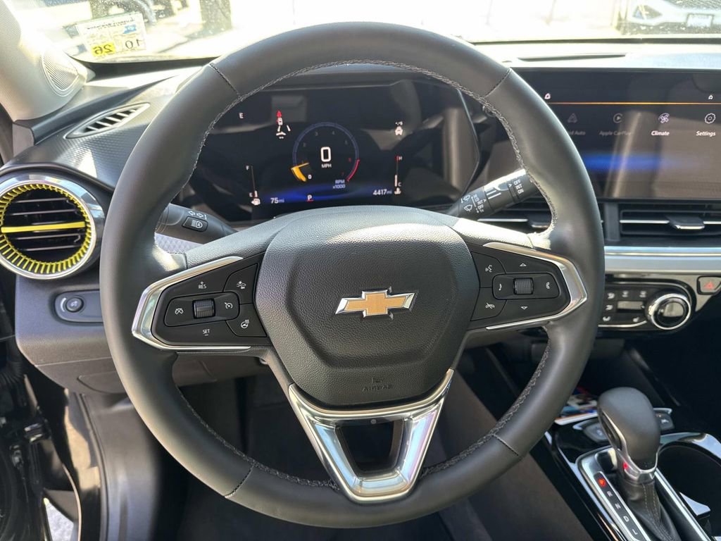 Certified 2025 Chevrolet Trax LT w/ Driver Confidence Package image 21