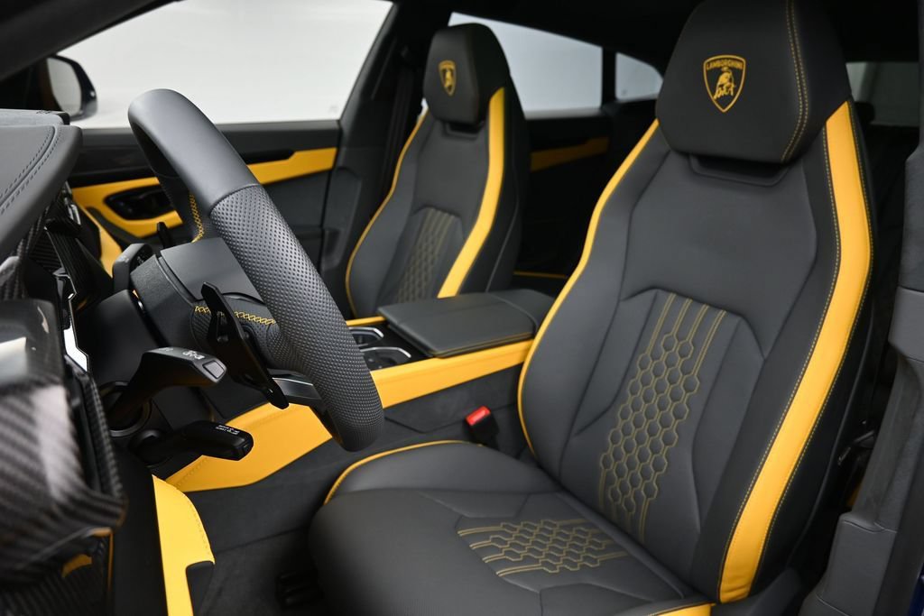 Used 2025 Lamborghini Urus SE AWD/4WD image 5