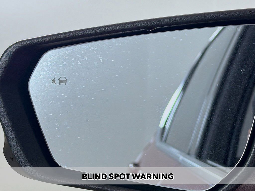 Used 2020 Chevrolet Equinox LT w/ Driver Convenience Package image 4