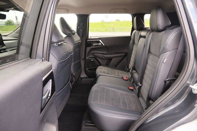Used 2025 Mitsubishi Outlander SE AWD/4WD image 10