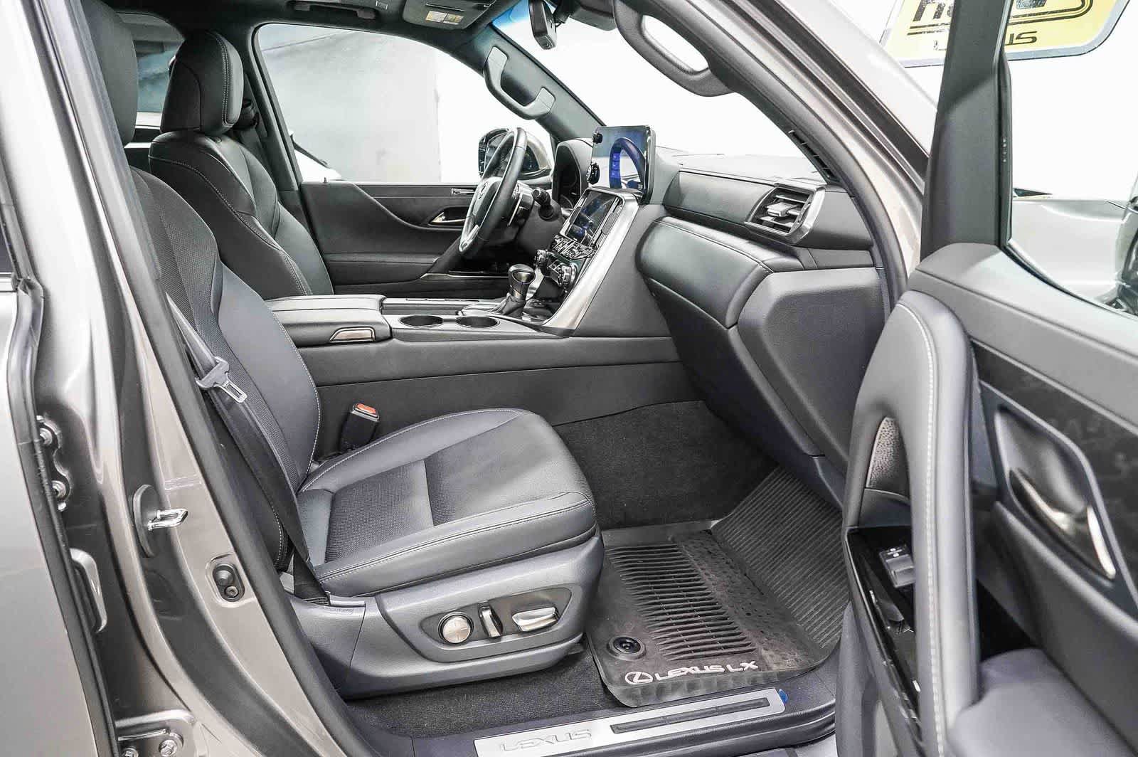Used 2024 Lexus LX 600 4WD w/ Interior Upgrade Package image 17