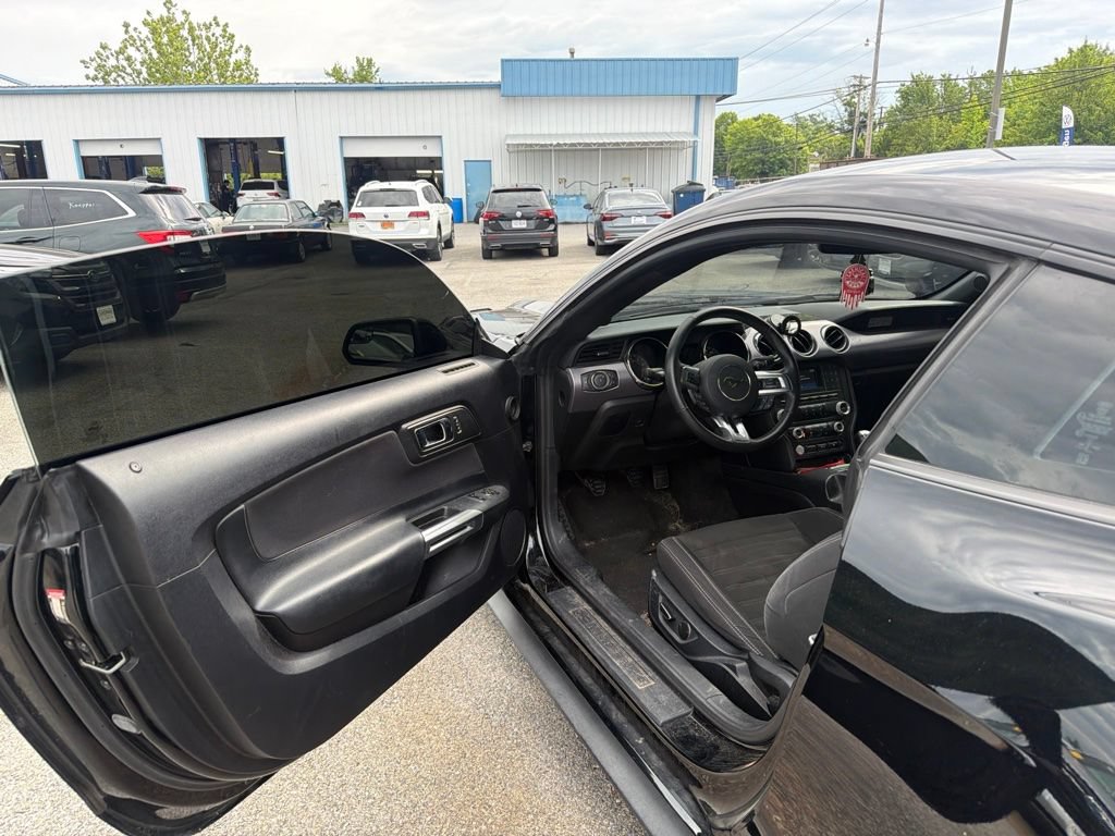 Used 2017 Ford Mustang GT RWD image 16