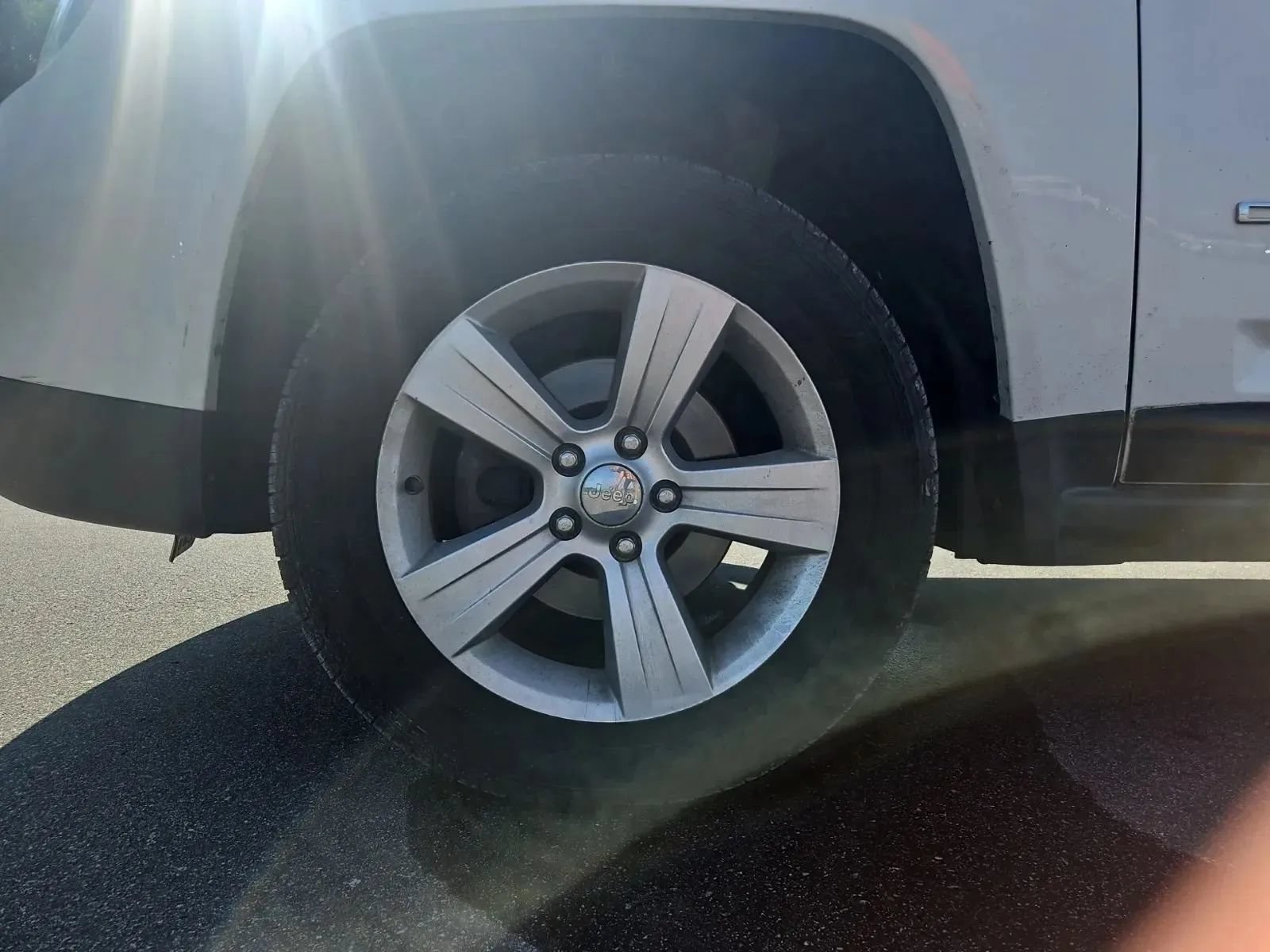 Used 2015 Jeep Compass Latitude AWD/4WD image 7