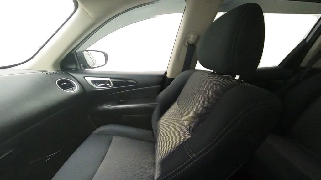 Used 2019 Nissan Pathfinder SV w/ SV Tech Package AWD/4WD image 29