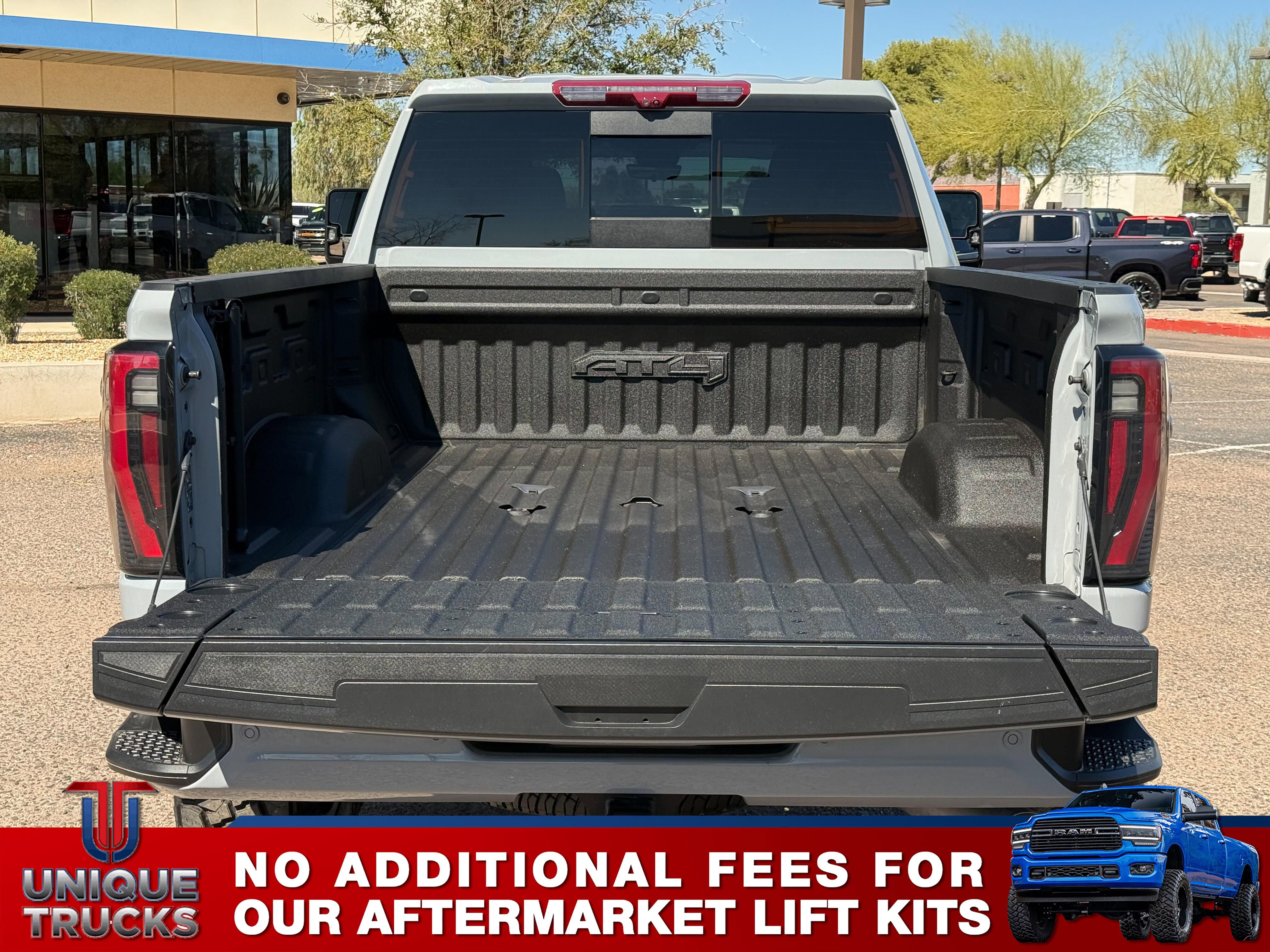 Used 2024 GMC Sierra 2500 AT4 w/ AT4 Premium Plus Package AWD/4WD image 7