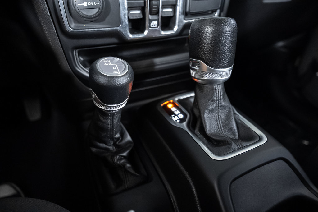 Used 2023 Jeep Wrangler Unlimited Sport AWD/4WD image 35