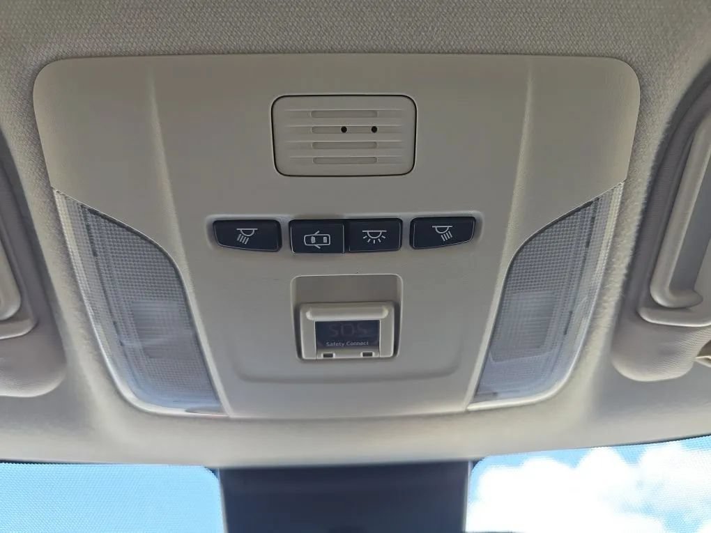 Used 2020 Toyota Corolla LE FWD image 32